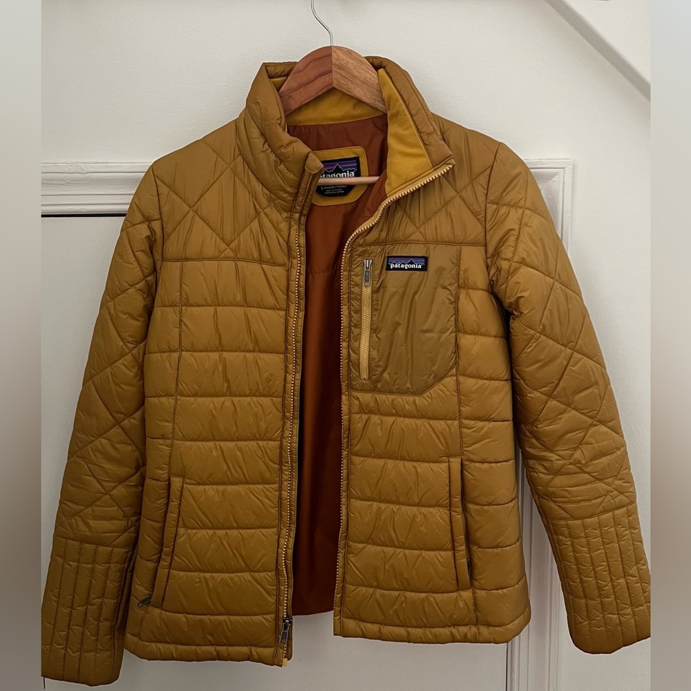 Patagonia Women's Radalie Short Puffer Jacket Size Small